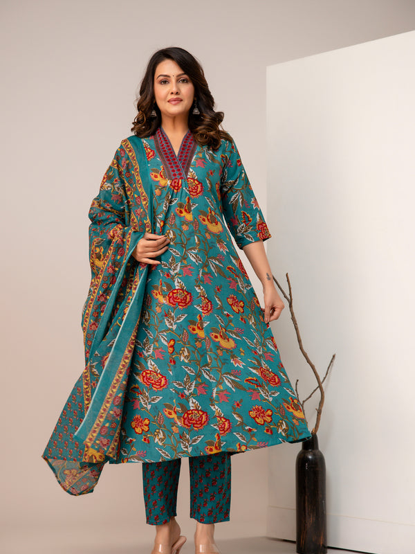 Women Floral Print Straight Kurta Set