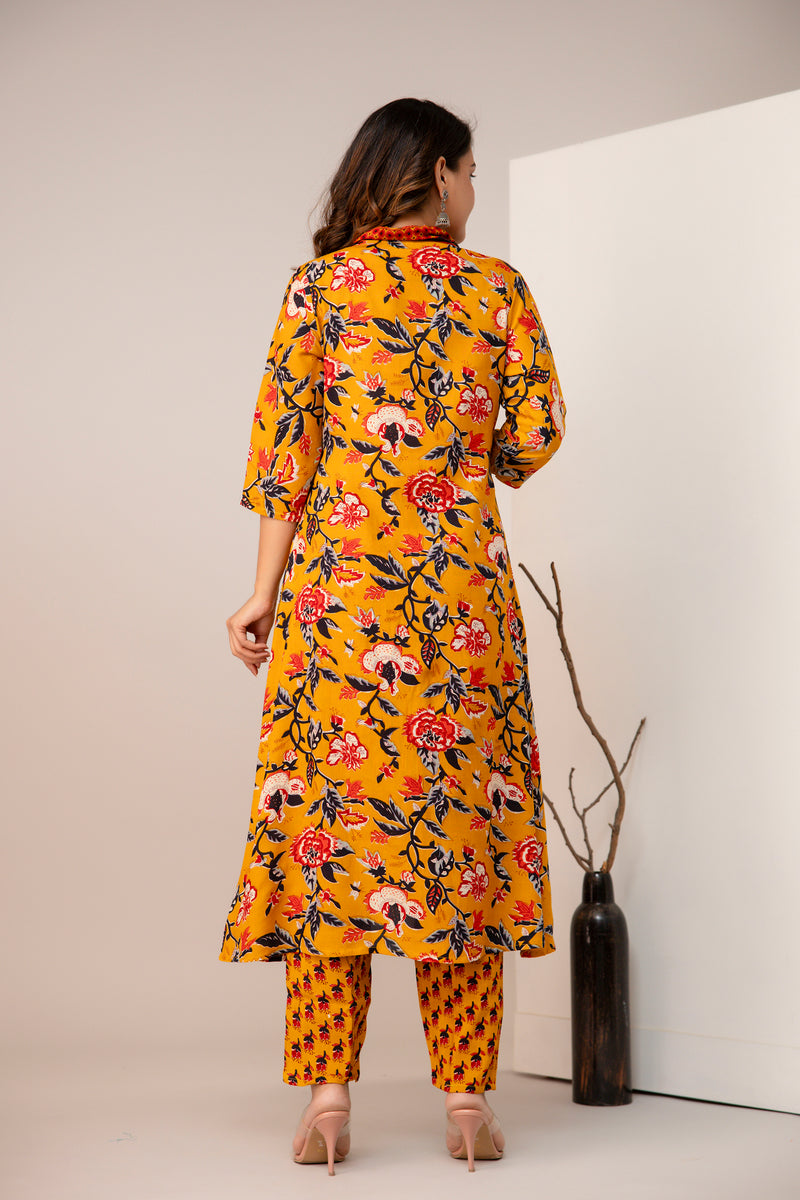 Women Floral Print Straight Kurta Set