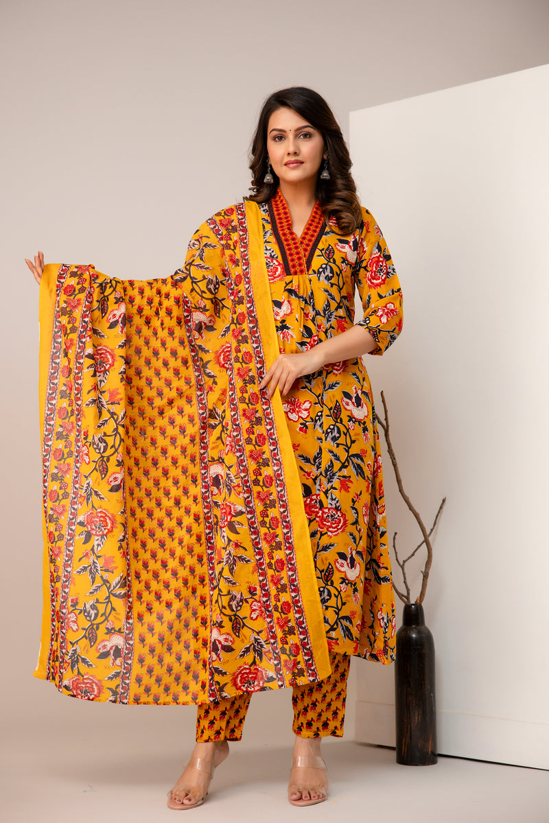 Women Floral Print Straight Kurta Set