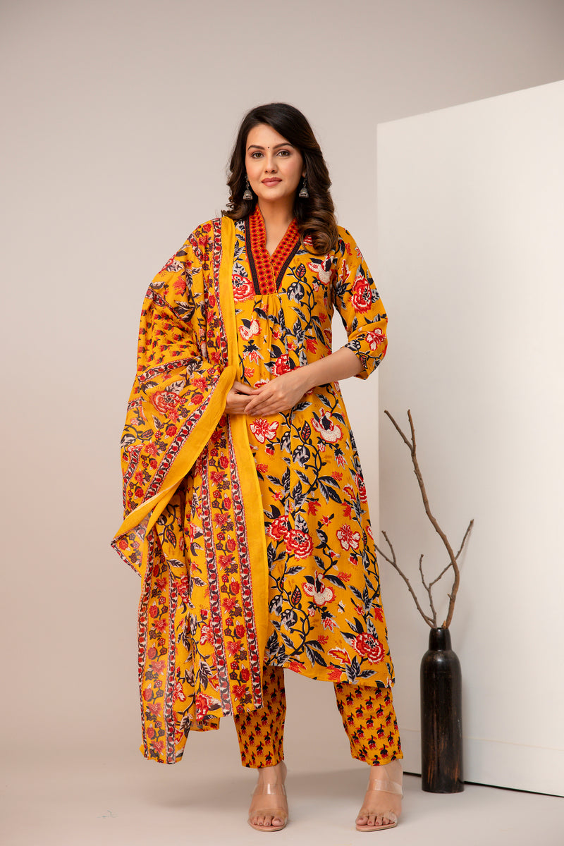 Women Floral Print Straight Kurta Set