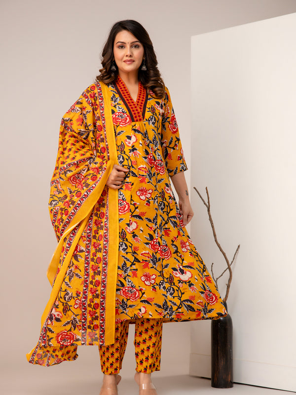 Women Floral Print Straight Kurta Set