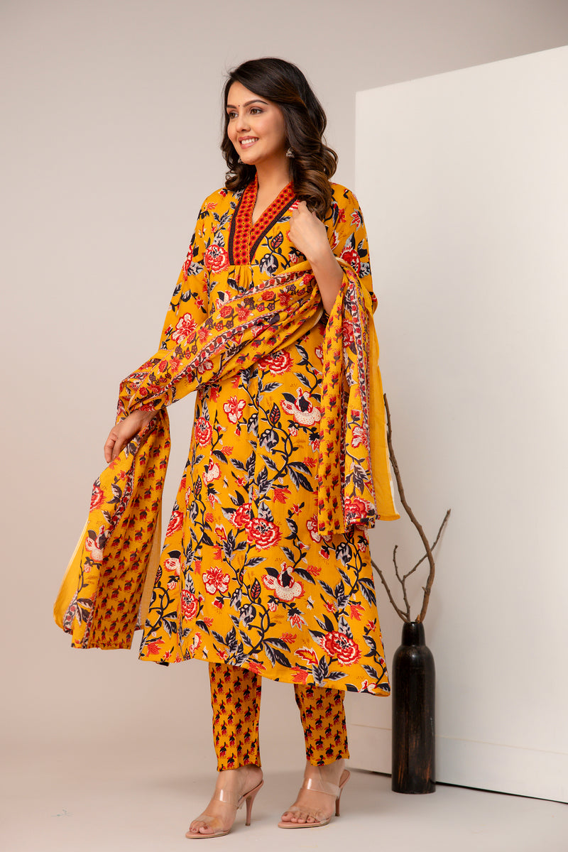 Women Floral Print Straight Kurta Set