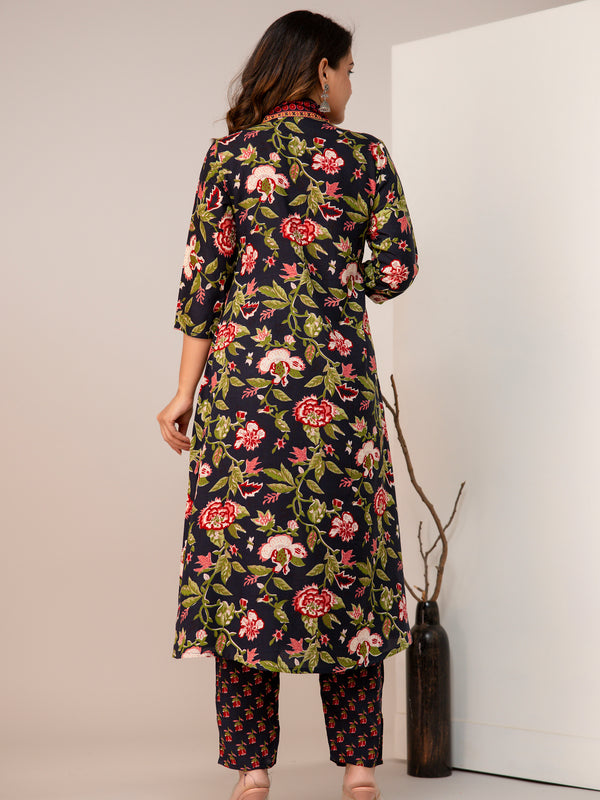 Women Floral Print Straight Kurta Set