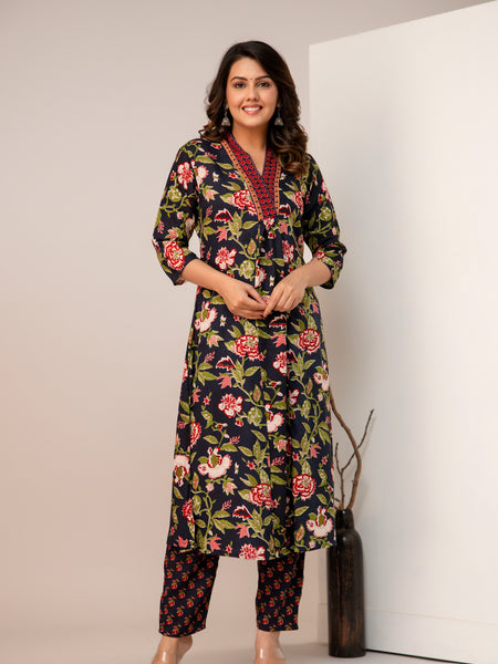 Women Floral Print Straight Kurta Set