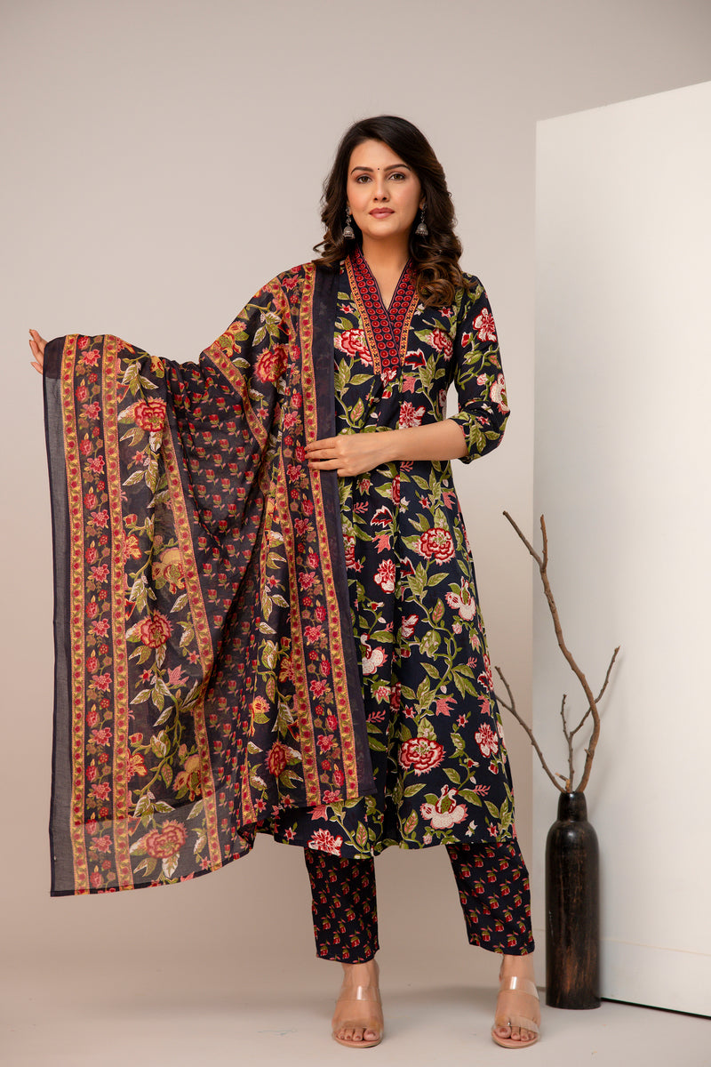Women Floral Print Straight Kurta Set
