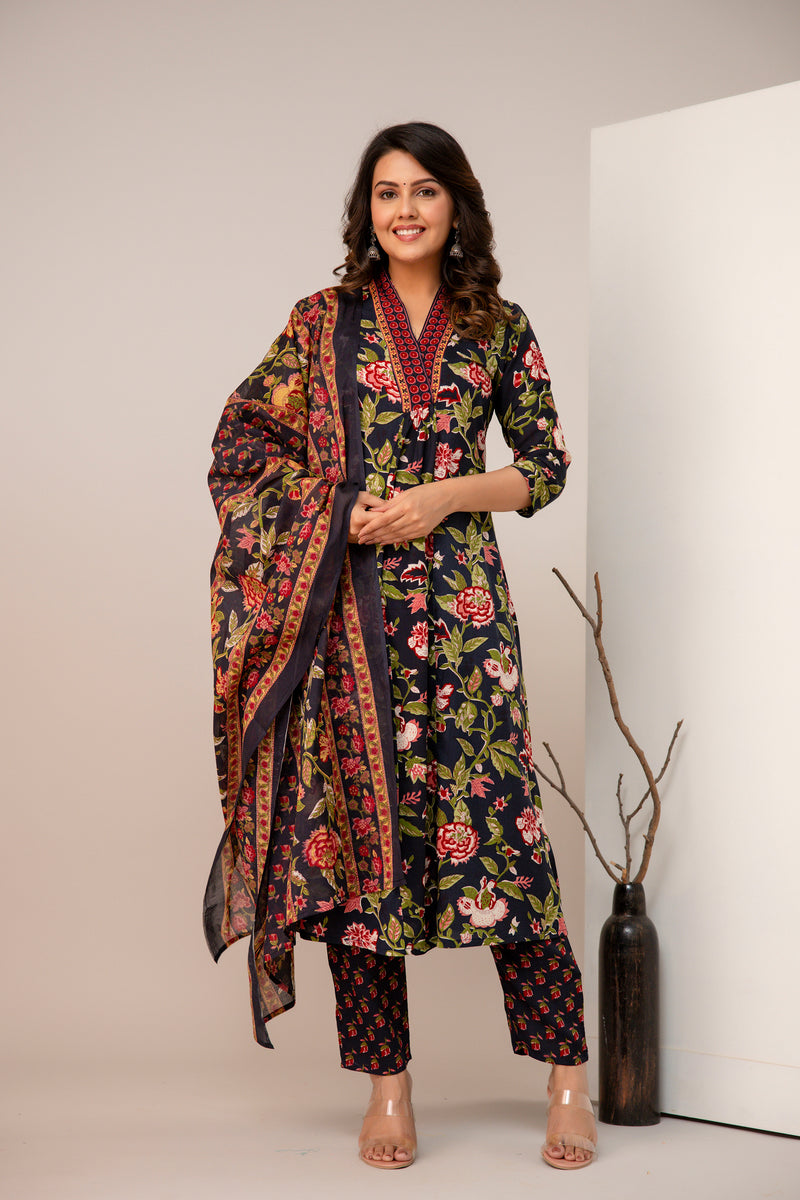 Women Floral Print Straight Kurta Set