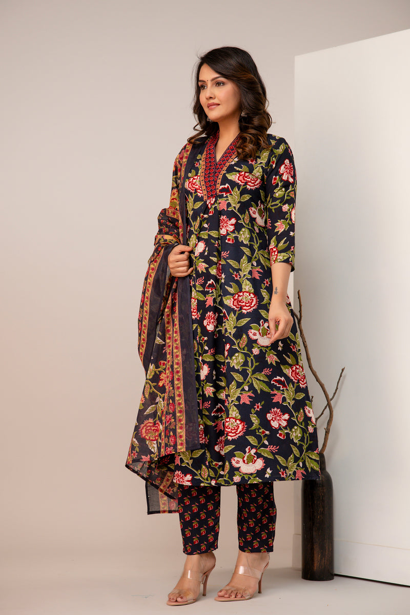 Women Floral Print Straight Kurta Set