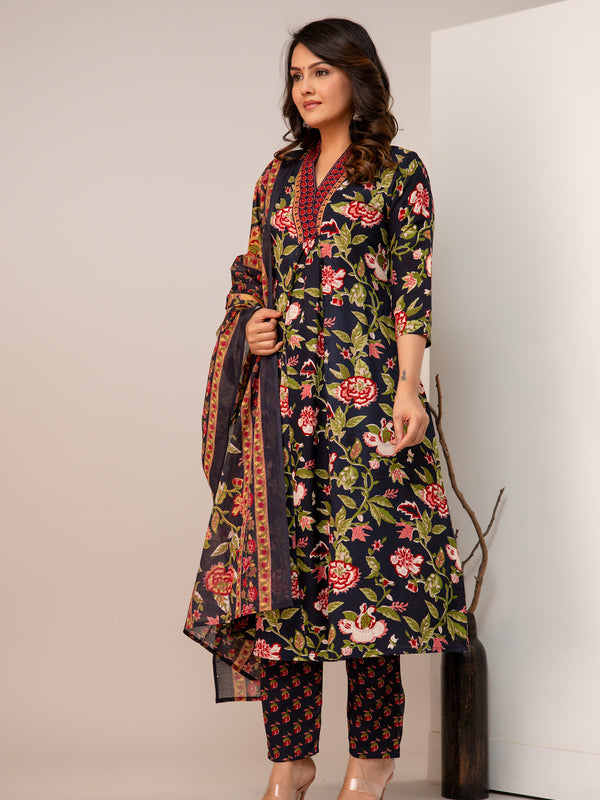 Women Floral Print Straight Kurta Set