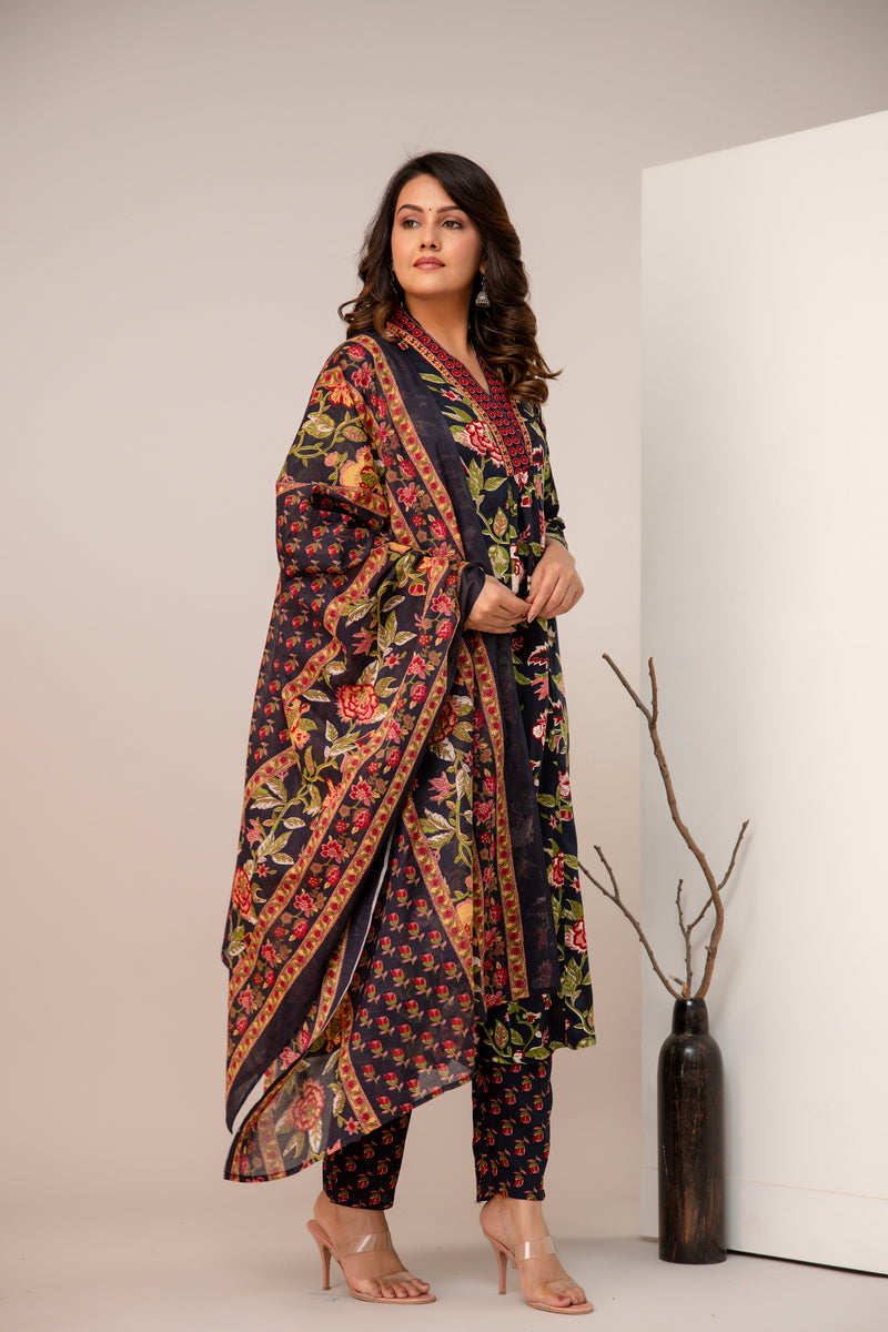 Women Floral Print Straight Kurta Set