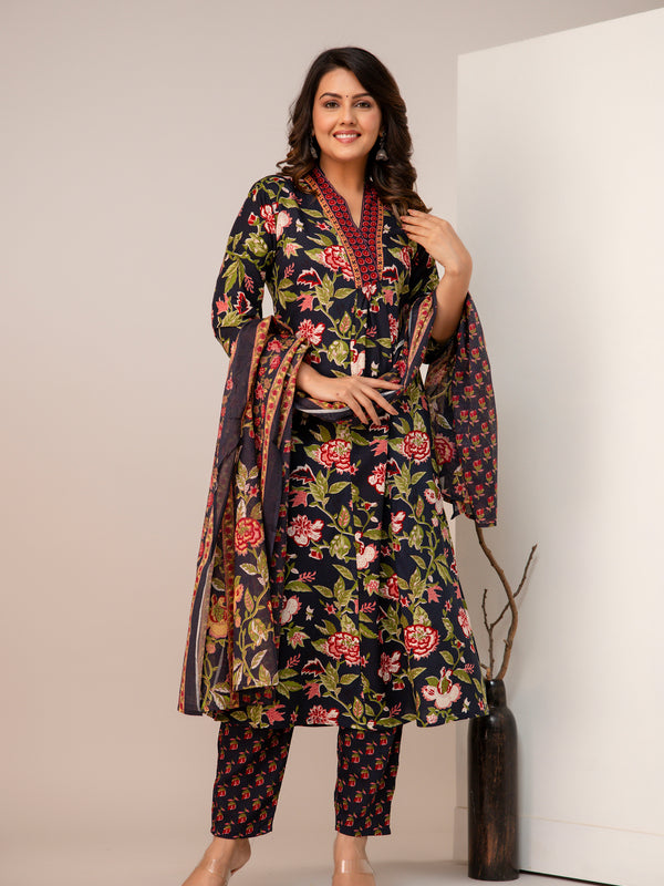 Women Floral Print Straight Kurta Set