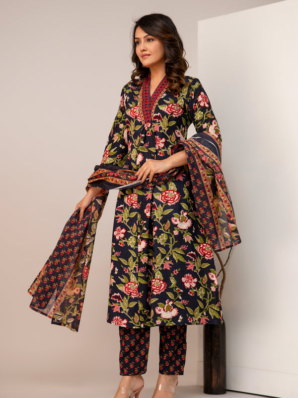 Women Floral Print Straight Kurta Set