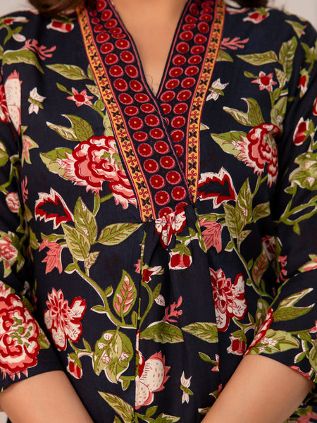 Women Floral Print Straight Kurta Set