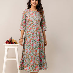 Women Floral Embroidered Gotta Patti Anarkali Kurta