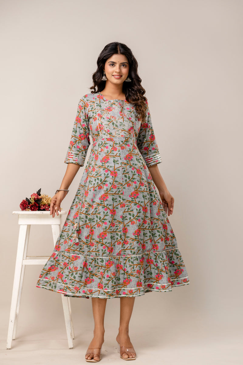 Women Floral Embroidered Gotta Patti Anarkali Kurta