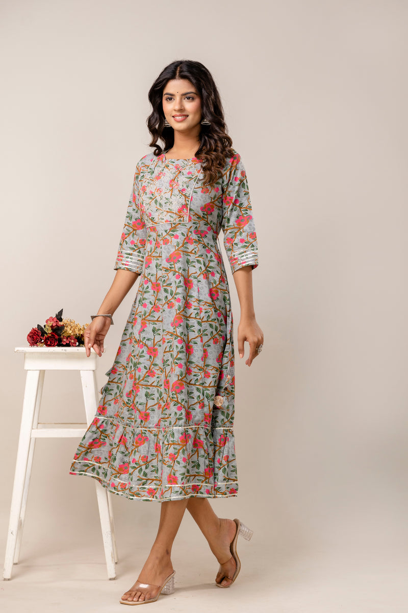 Women Floral Embroidered Gotta Patti Anarkali Kurta
