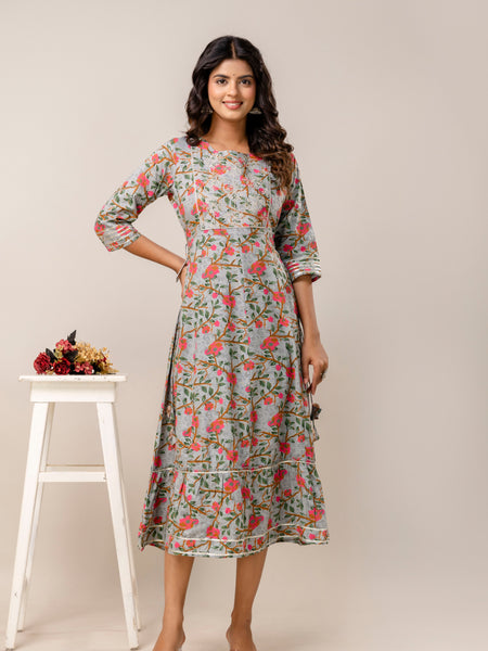 Women Floral Embroidered Gotta Patti Anarkali Kurta