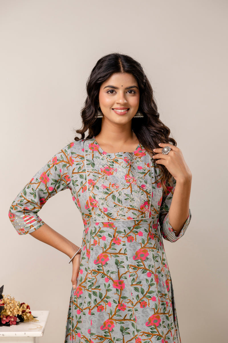 Women Floral Embroidered Gotta Patti Anarkali Kurta