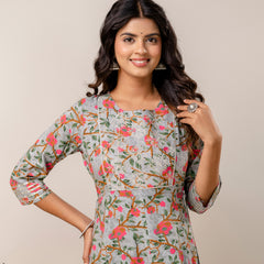 Women Floral Embroidered Gotta Patti Anarkali Kurta