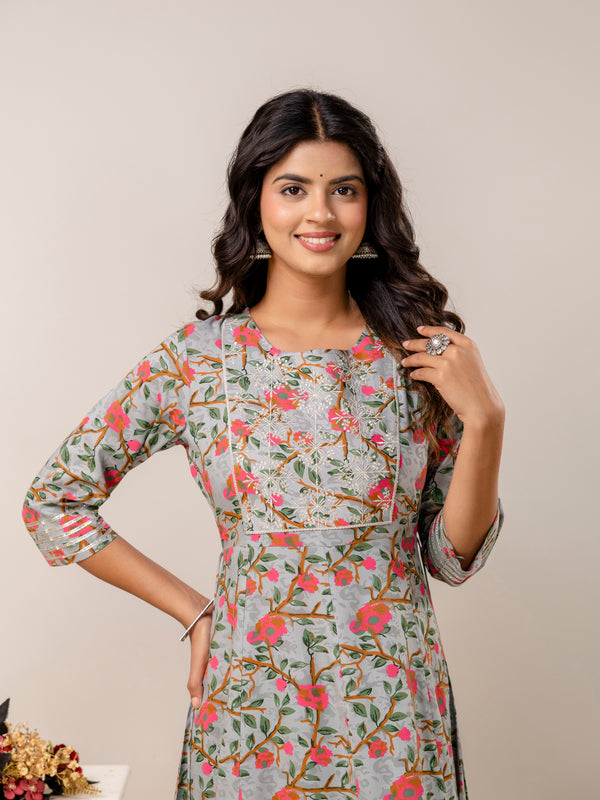 Women Floral Embroidered Gotta Patti Anarkali Kurta