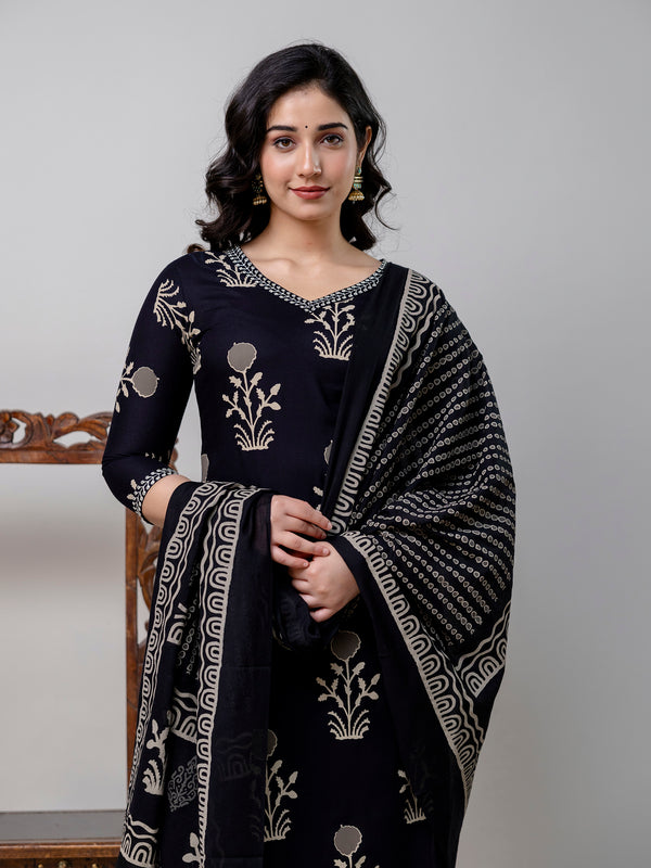 Women Printed Straight Kurta and Pant set with Dupatta