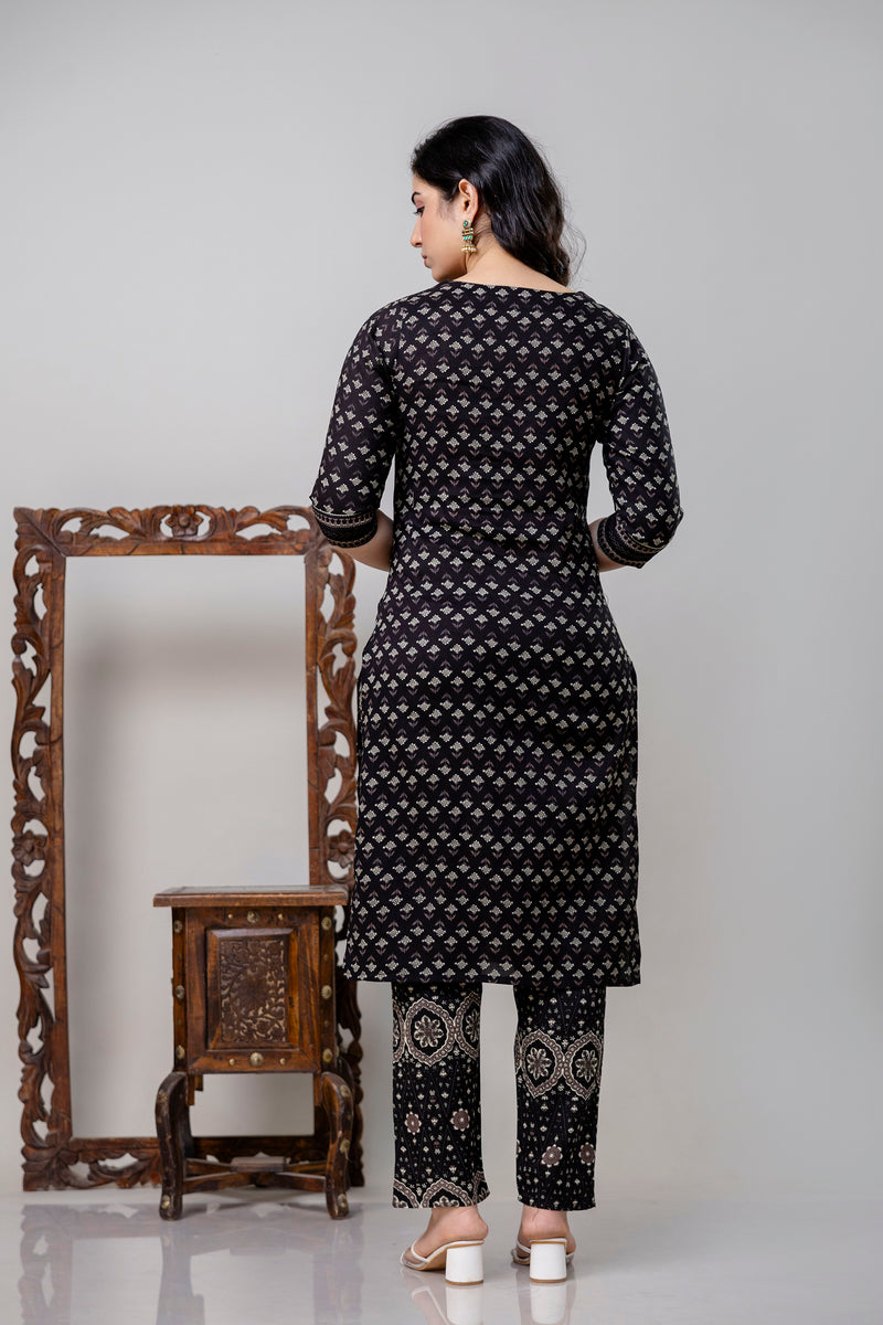 Women Printed A-Line Kurta With Pants & Dupatta