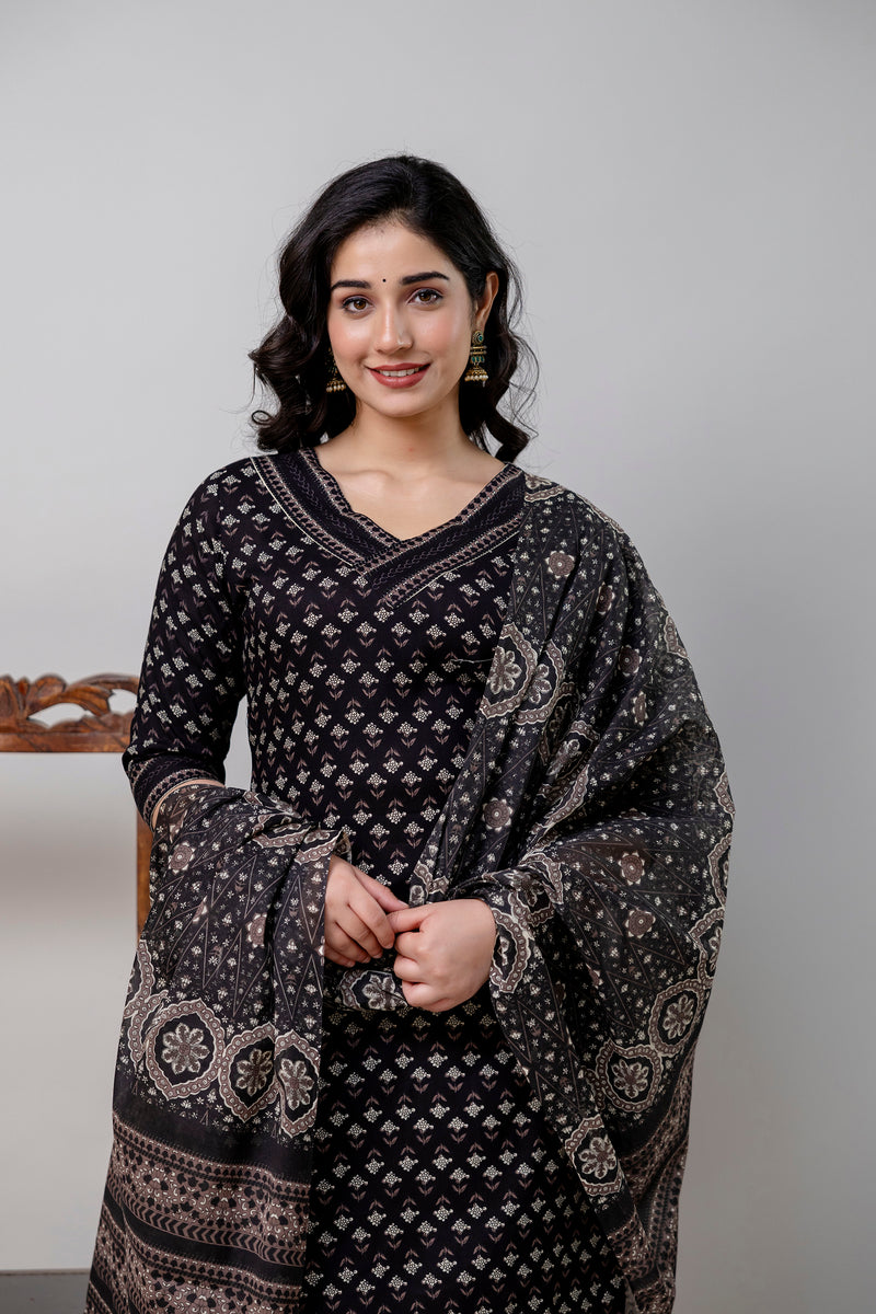 Women Printed A-Line Kurta With Pants & Dupatta