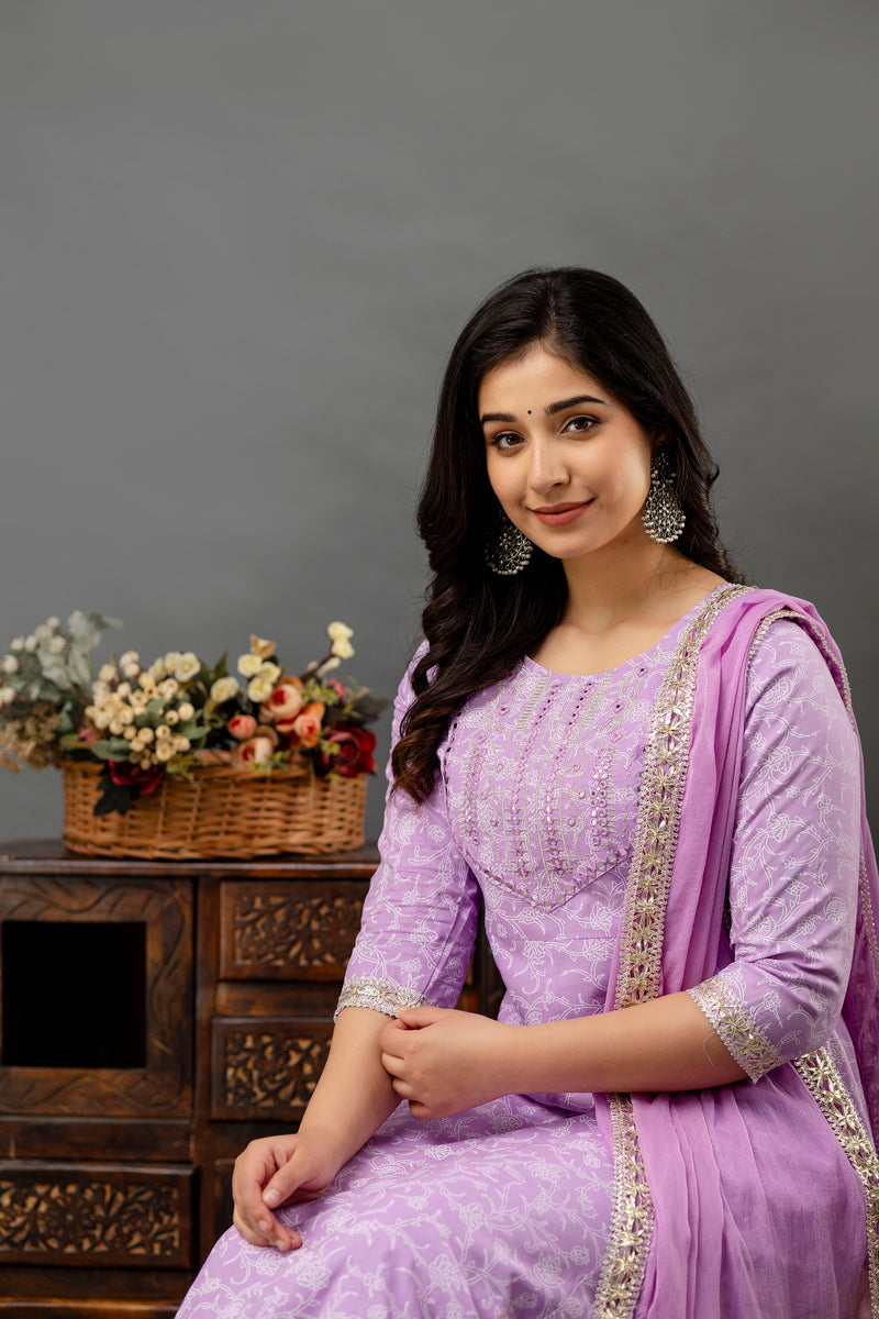 Women Printed Anarkali kurta and pant set with Dupatta