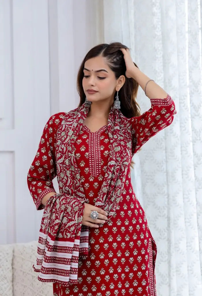 Bairaj Women's Red Printed Straight Kurta Set Closeup View