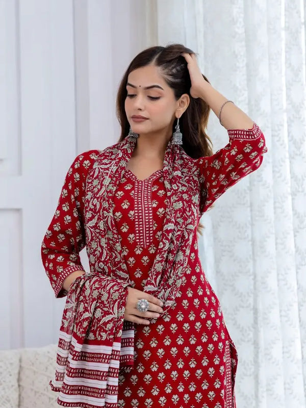 Bairaj Women's Red Printed Straight Kurta Set Closeup View