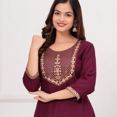 Women’s Embroidered 3/4 Sleeve Ethnic Wear Straight Kurta