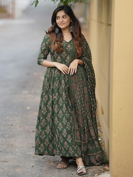 Elegant Green Anarkali Kurta Set with Dupatta & Gota Work Detailing Printed Anarkali Kurta Set