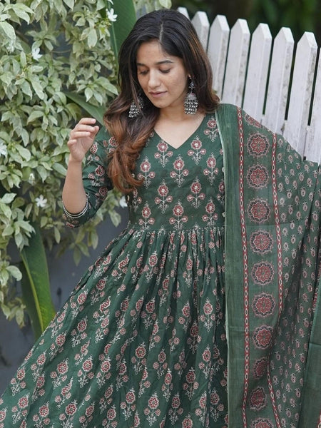 Elegant Green Anarkali Kurta Set with Dupatta & Gota Work Detailing Printed Anarkali Kurta Set