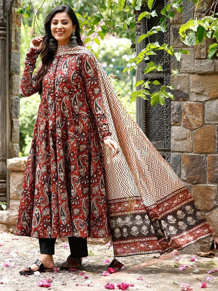 Women Printed Anarkali Kurta, Pant & Dupatta Set (Red)