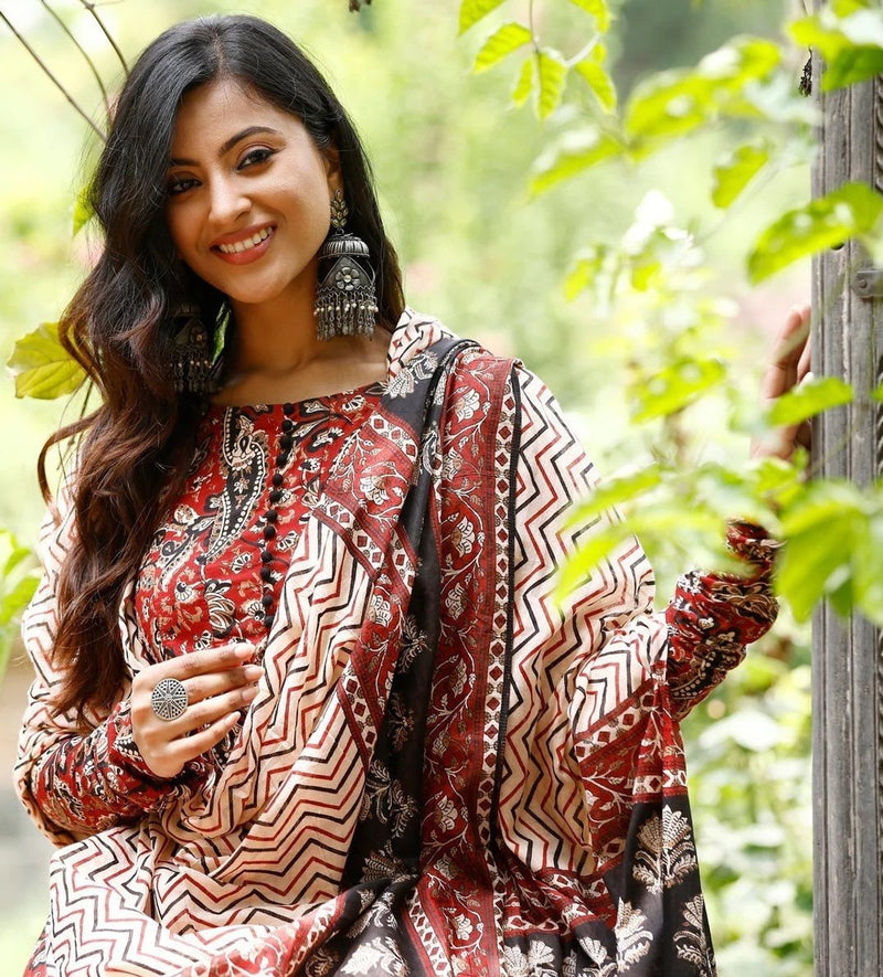 Women Printed Anarkali Kurta, Pant & Dupatta Set (Red)