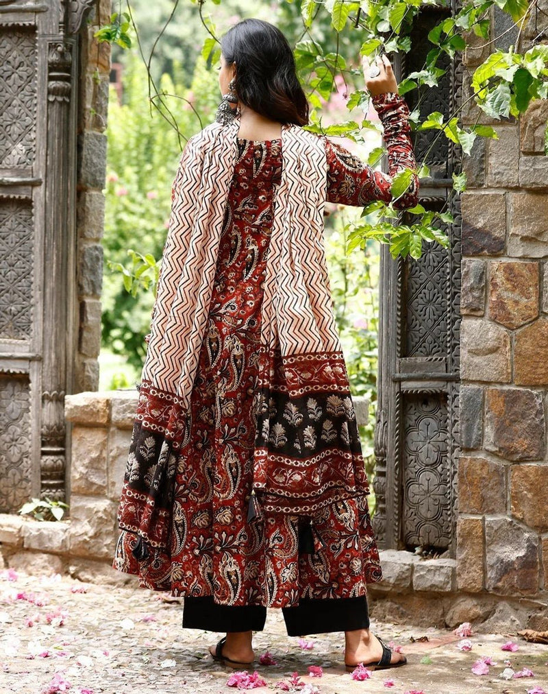 Women Printed Anarkali Kurta, Pant & Dupatta Set (Red)