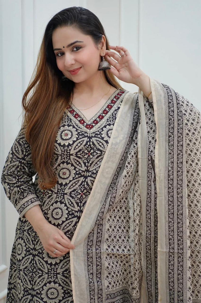 Women’s Printed Kurta Set with Dupatta | Designer Handwork Neck Design