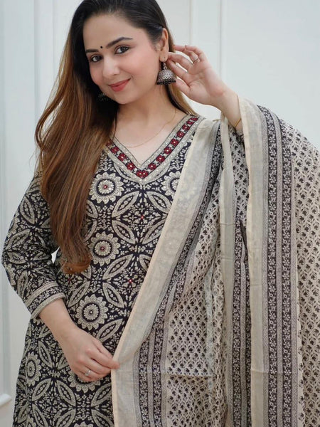 Women’s Printed Kurta Set with Dupatta | Designer Handwork Neck Design